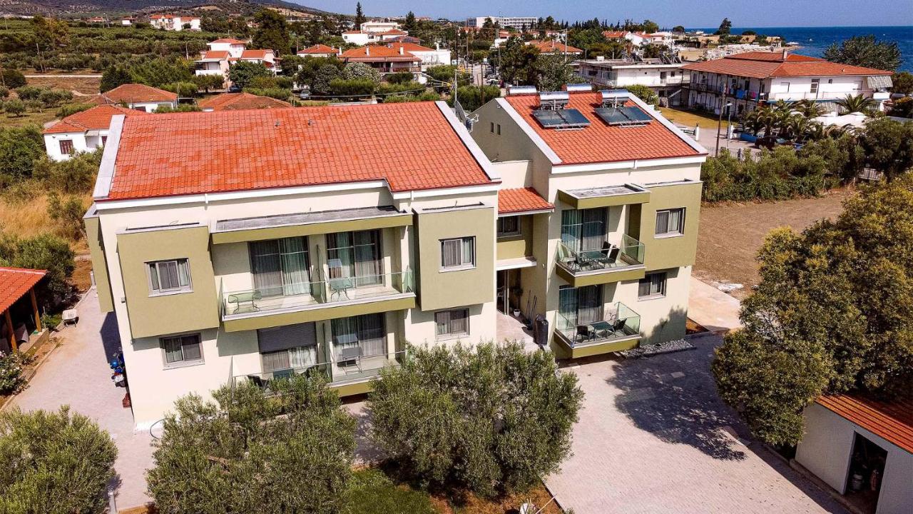Estelle Family Luxury Apartments & Suites Gerakini Exterior foto