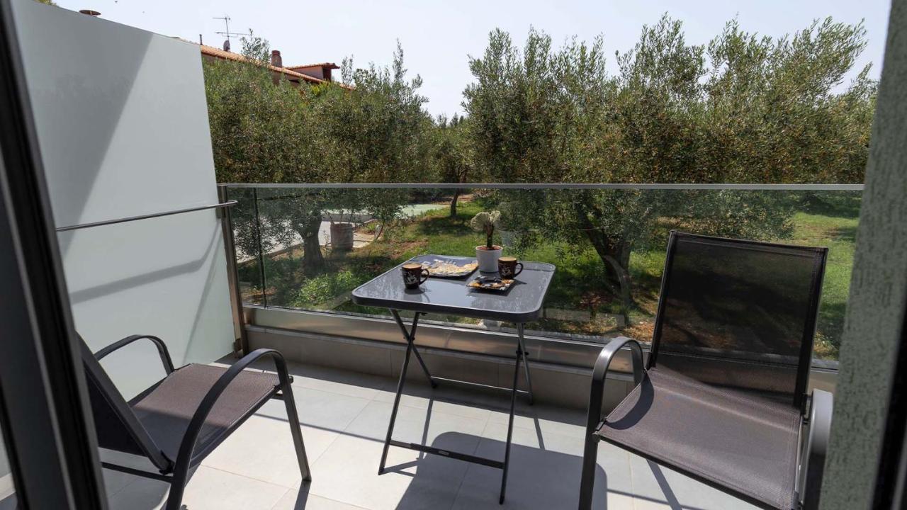 Estelle Family Luxury Apartments & Suites Gerakini Exterior foto